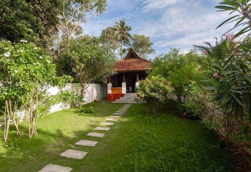 مبيت وإفطار Deshadan S Tarangi Beach Villas,marari