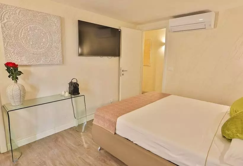 پانسیون Grottini Luxury Suites ~ Pantheon