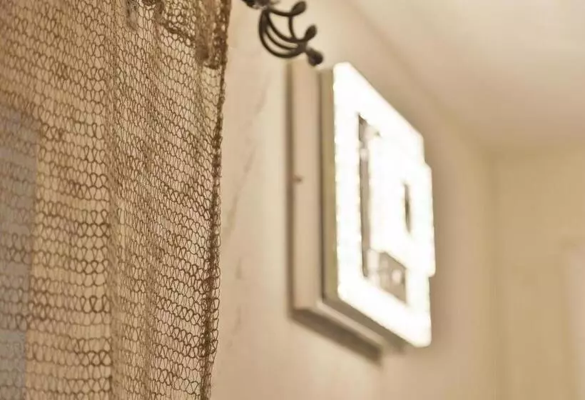 پانسیون Grottini Luxury Suites ~ Pantheon