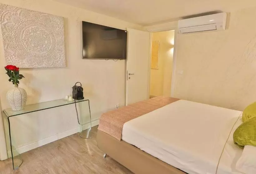 پانسیون Grottini Luxury Suites ~ Pantheon
