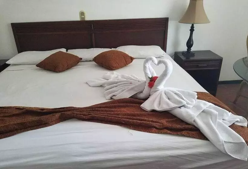 هتل Pacific Paradise