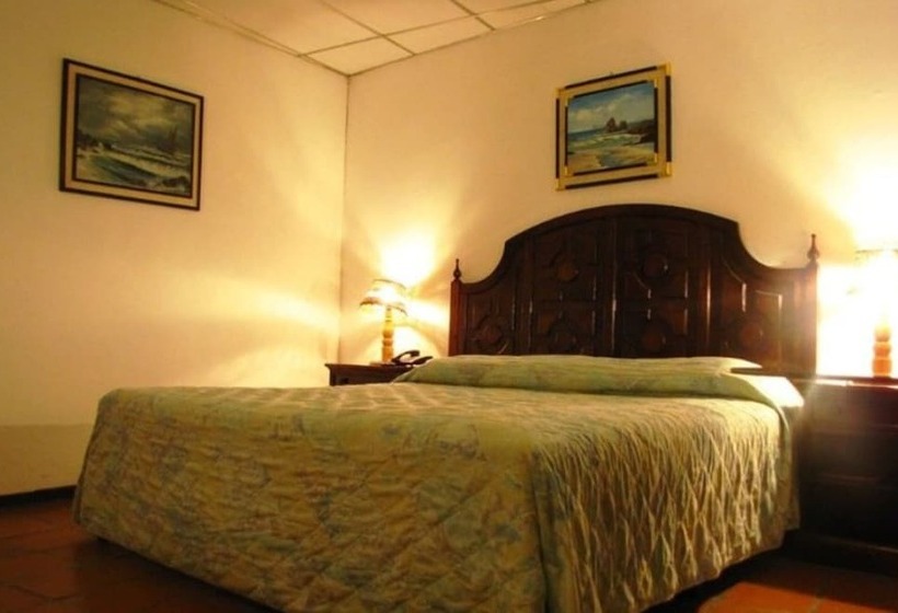 هتل Pacific Paradise