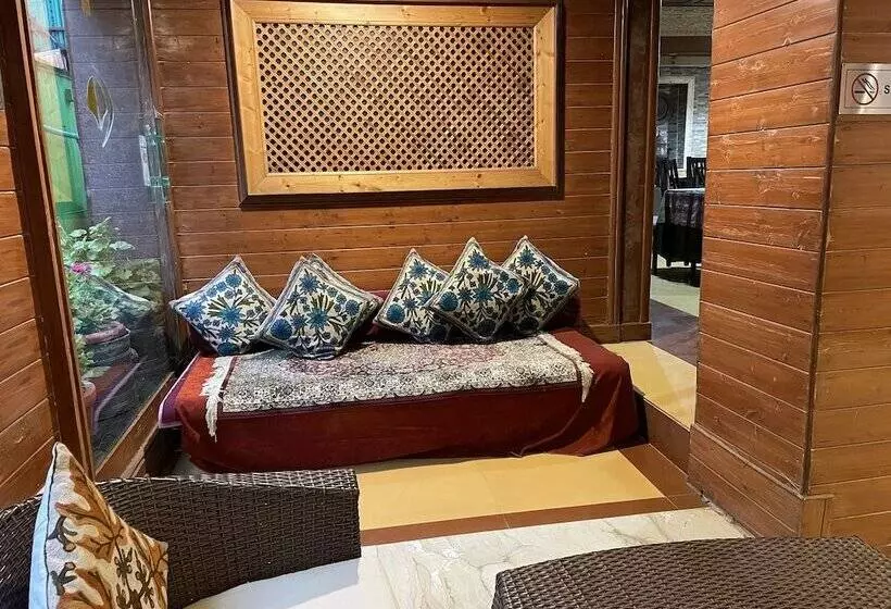 Hotel Sadaf