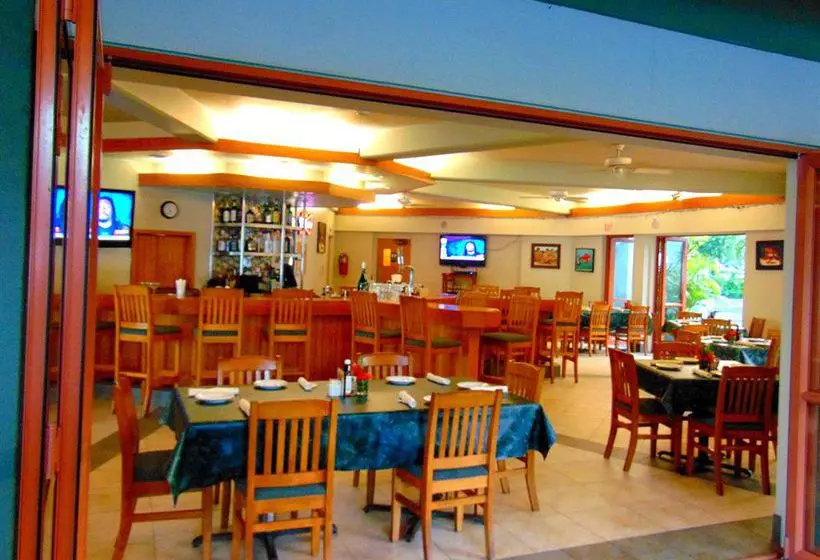 هتل Sadie's By The Sea