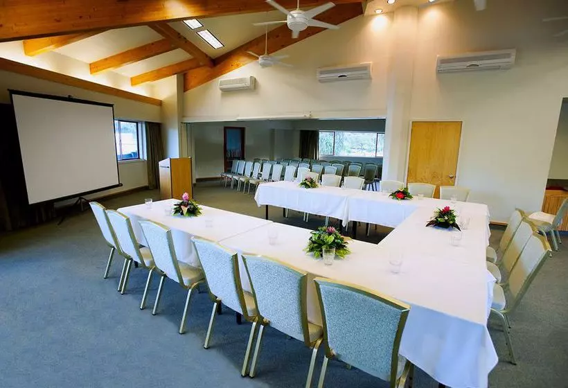 هتل Sadie's By The Sea