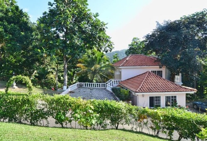 هتل Tropical Lagoon Resort