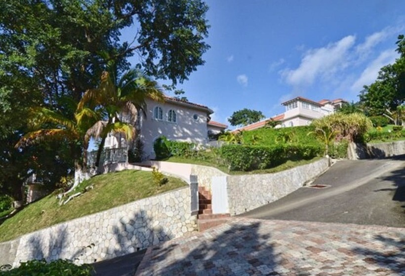 هتل Tropical Lagoon Resort