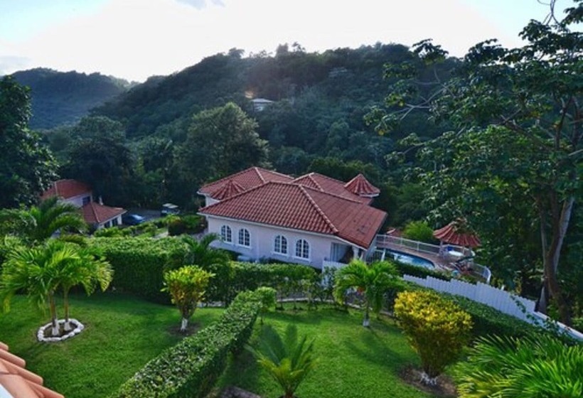 هتل Tropical Lagoon Resort