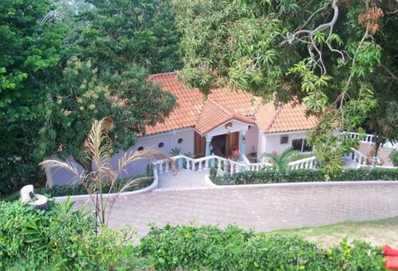 هتل Tropical Lagoon Resort