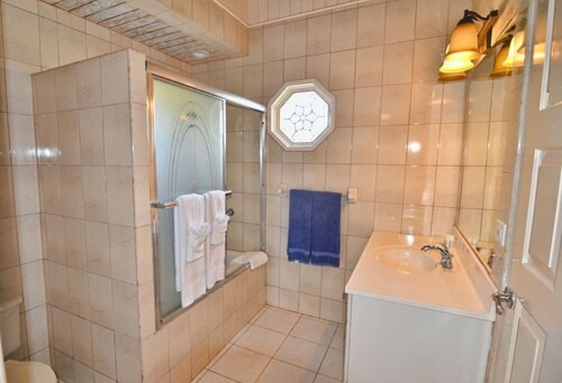 هتل Tropical Lagoon Resort