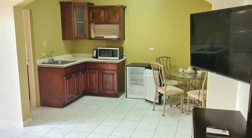 هتل Tropical Lagoon Resort