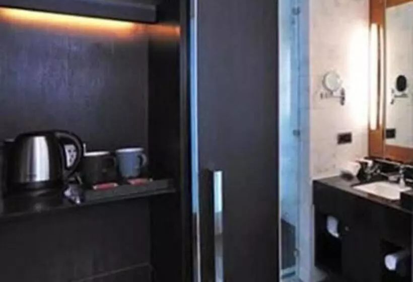 Отель Urumqi Bayinhe