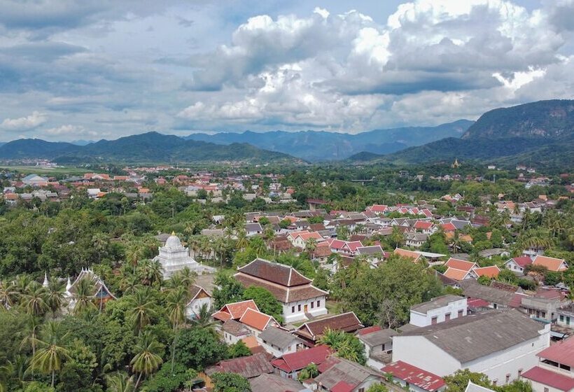 هتل Villa Oasis Luang Prabang