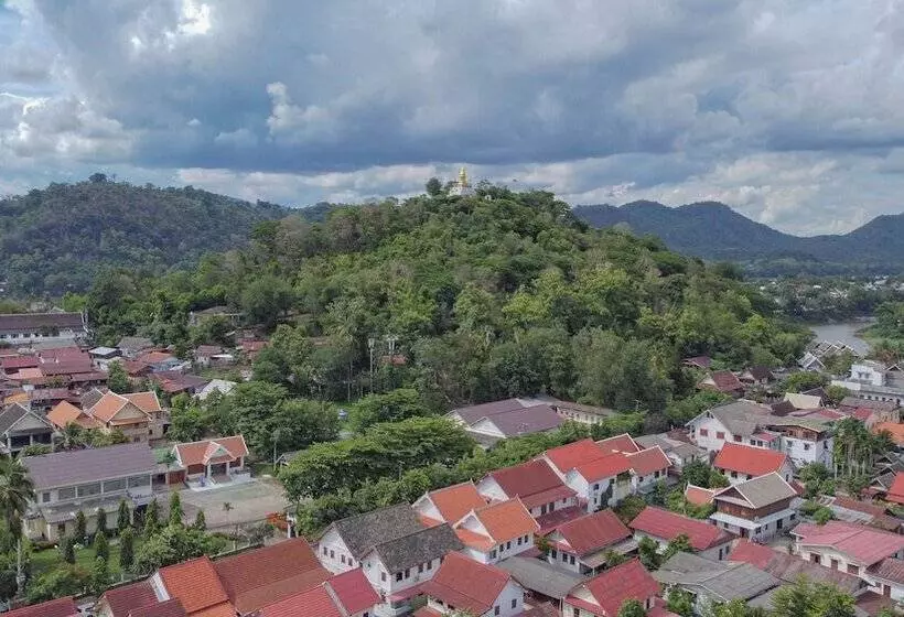 هتل Villa Oasis Luang Prabang