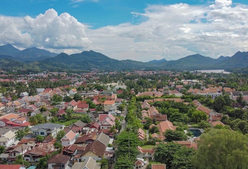 هتل Villa Oasis Luang Prabang