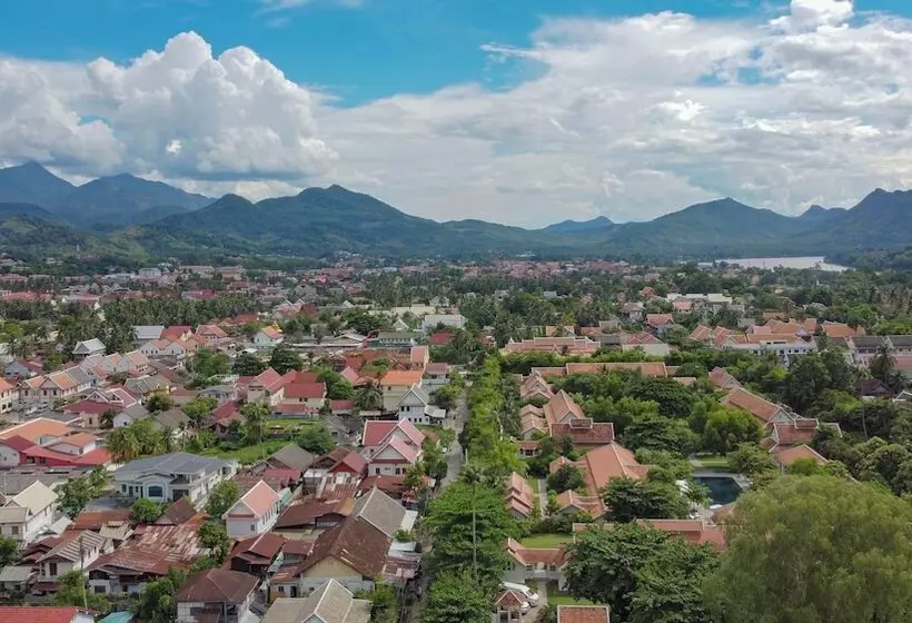 هتل Villa Oasis Luang Prabang