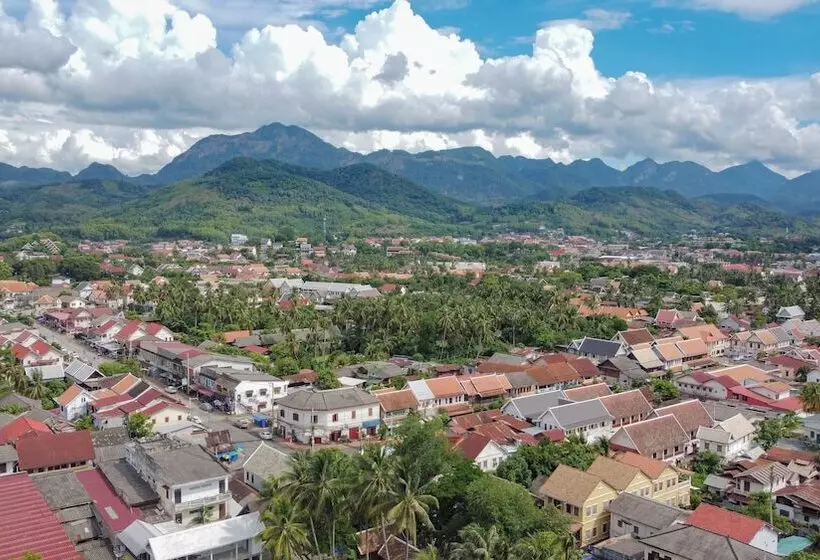 هتل Villa Oasis Luang Prabang