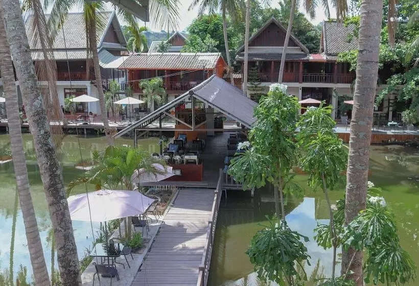هتل Villa Oasis Luang Prabang