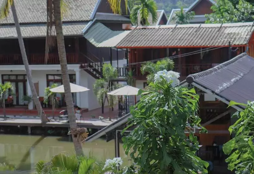 هتل Villa Oasis Luang Prabang