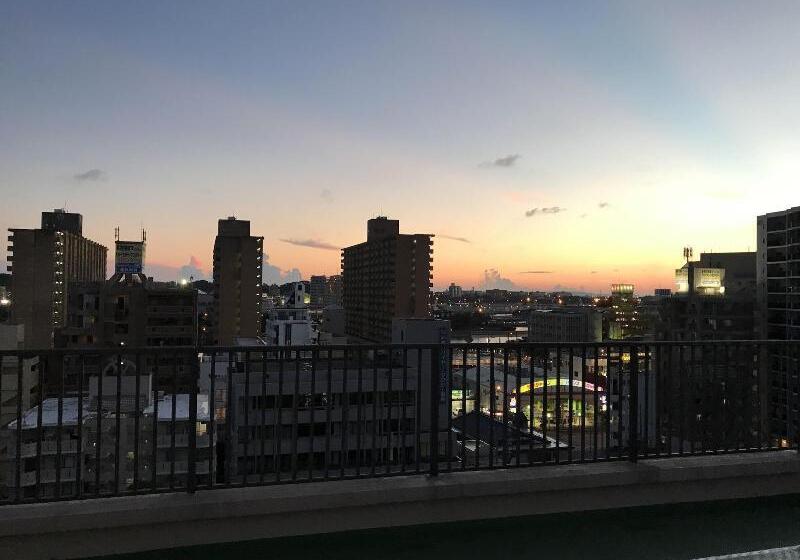 Hotelli Weekly Harborview Mansion Main Building