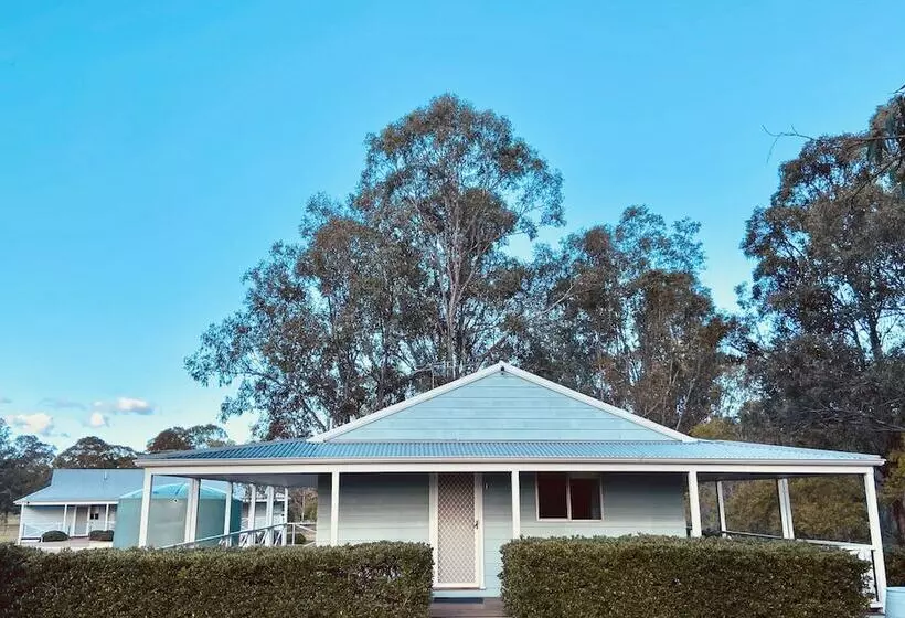 مُتل Pokolbin Village Estate