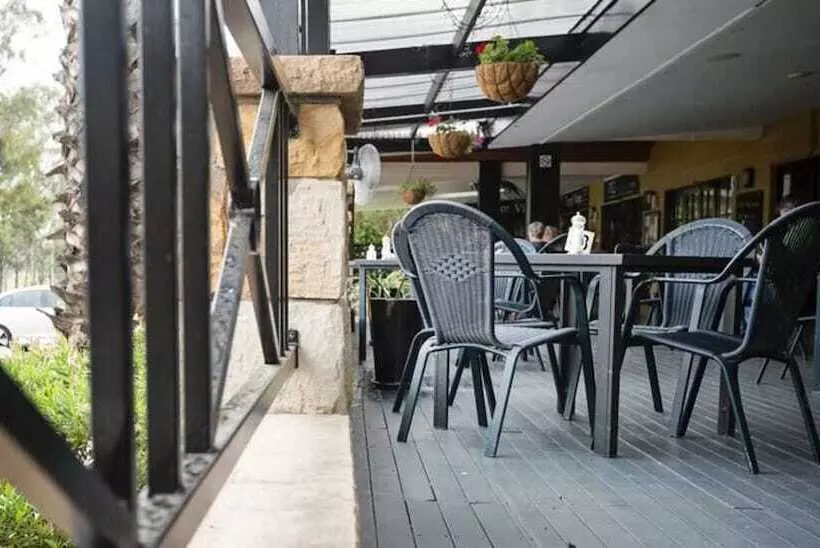 مُتل Pokolbin Village Estate