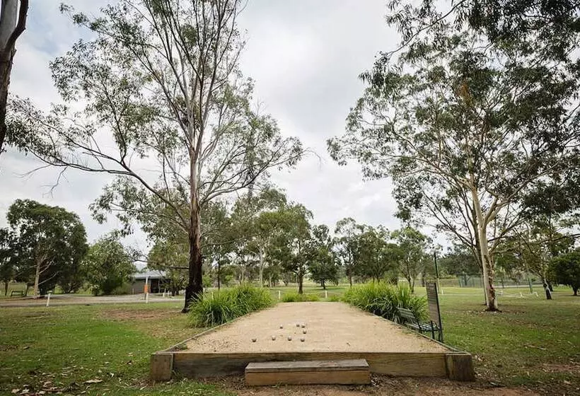 مُتل Pokolbin Village Estate