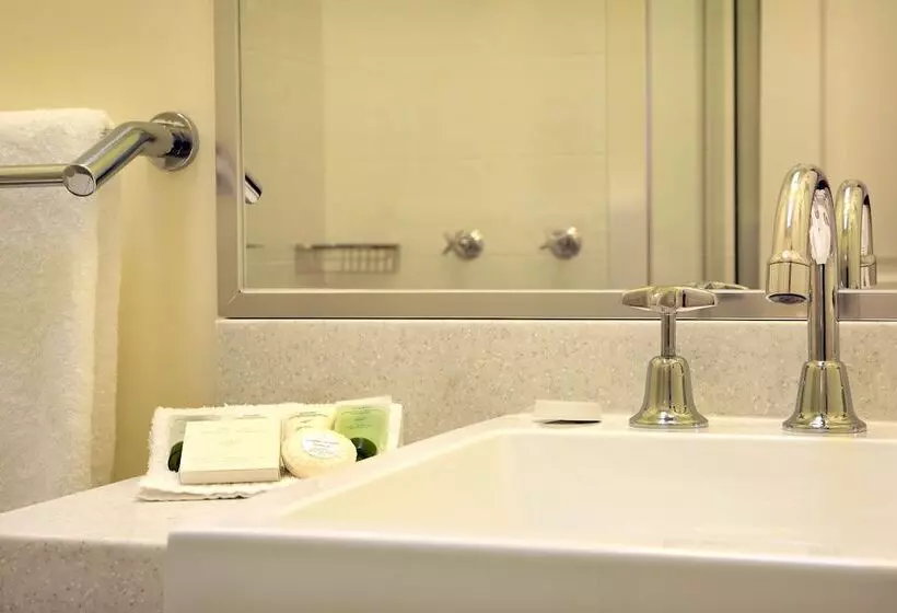 مُتل Pokolbin Village Estate