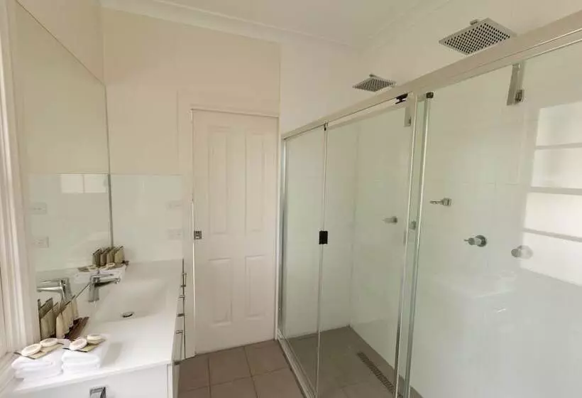 مُتل Pokolbin Village Estate