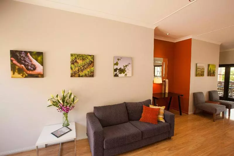 مُتل Pokolbin Village Estate