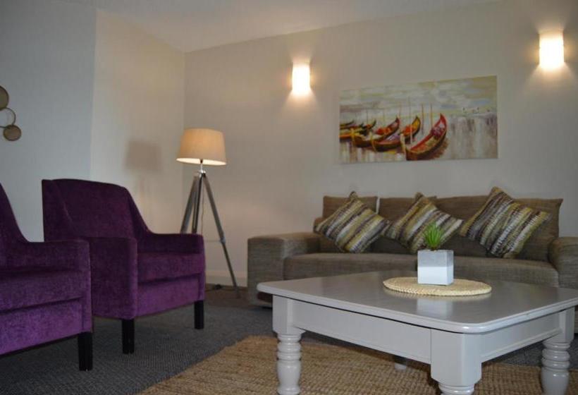 Windsor Cabanas & Courtyard