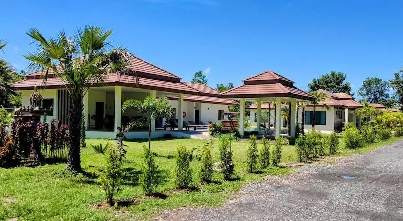 هتل Isan Golf & Adventure