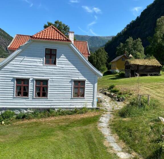 بنسيون Eide Gard