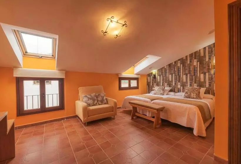 Aamiaismajoitus (B&B) Hostal El Griel No Disponemos De Recepción Física