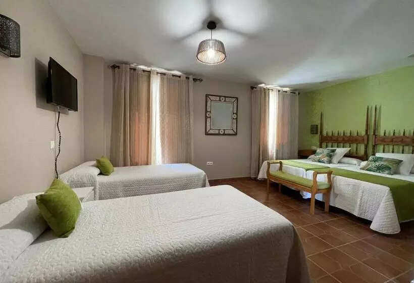 Aamiaismajoitus (B&B) Hostal El Griel No Disponemos De Recepción Física
