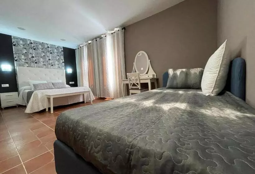 Aamiaismajoitus (B&B) Hostal El Griel No Disponemos De Recepción Física