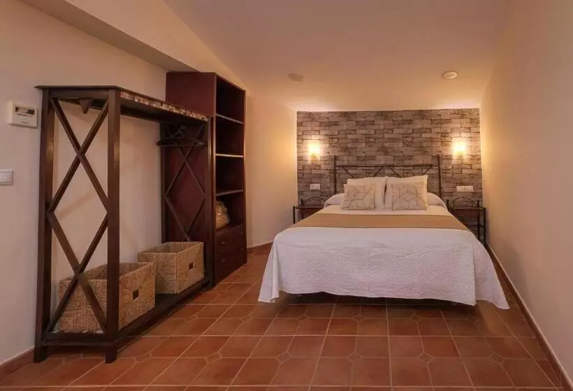 Aamiaismajoitus (B&B) Hostal El Griel No Disponemos De Recepción Física