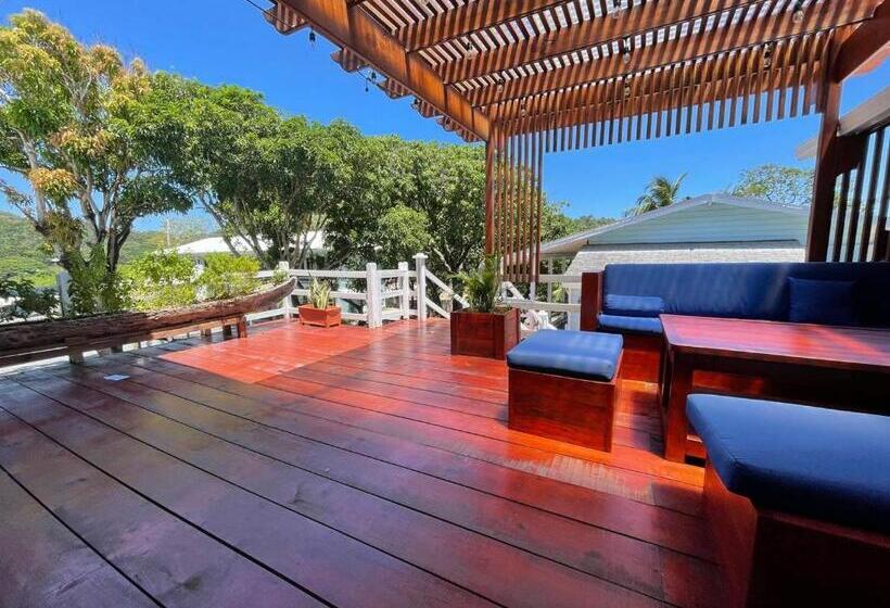 هتل And Dive Center Roatan Yacht Club