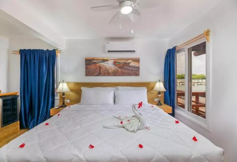 هتل And Dive Center Roatan Yacht Club