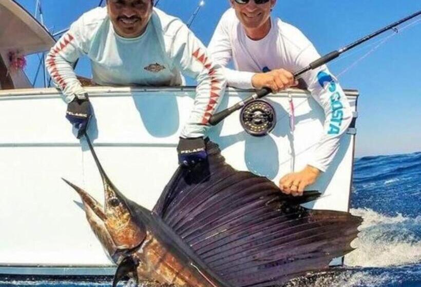 هتل And Dive Center Roatan Yacht Club