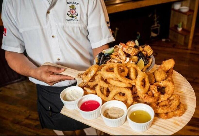 هتل And Dive Center Roatan Yacht Club