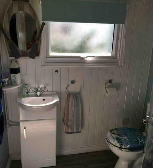 بنسيون Captain S Cabin