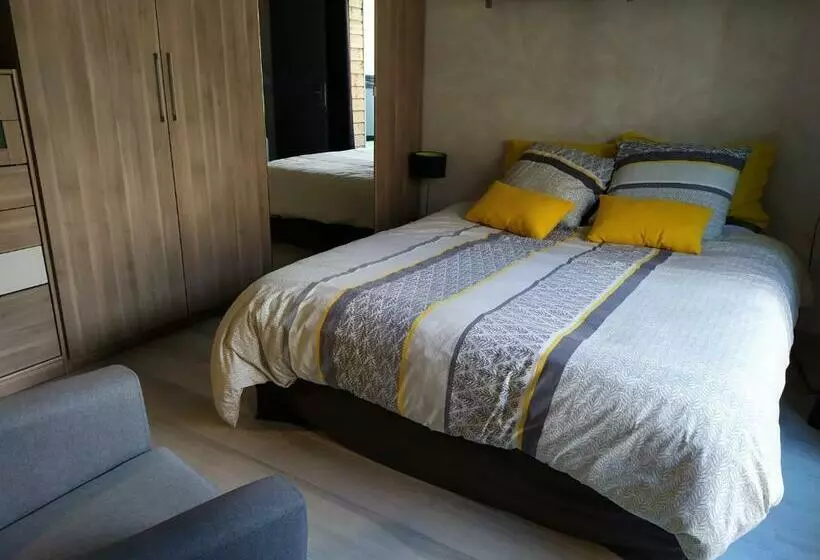 تختخواب و صبحانه Loft Descartes