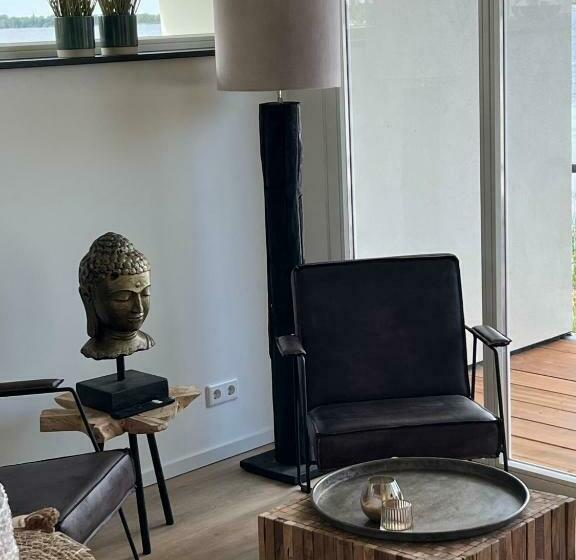 ベッドアンドブレックファースト Plassenzicht Logies & Sloepverhuur