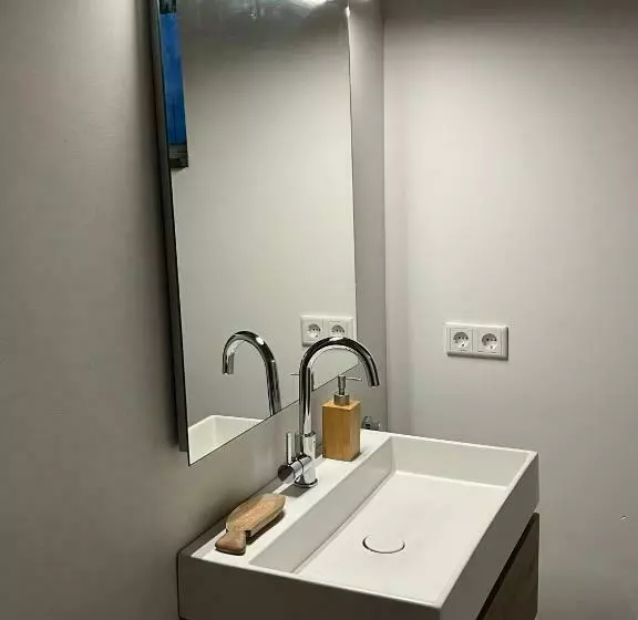 ベッドアンドブレックファースト Plassenzicht Logies & Sloepverhuur