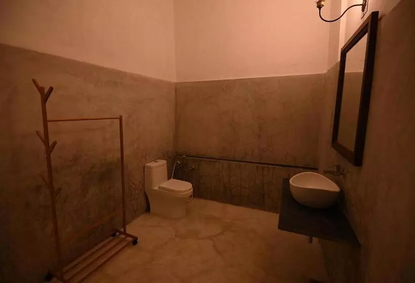 تختخواب و صبحانه La Cedille  French Heritage House