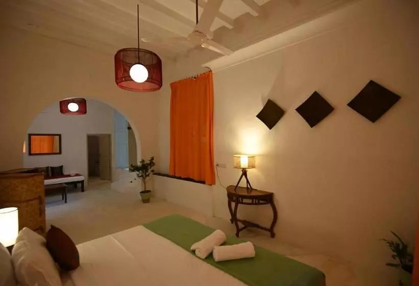 تختخواب و صبحانه La Cedille  French Heritage House