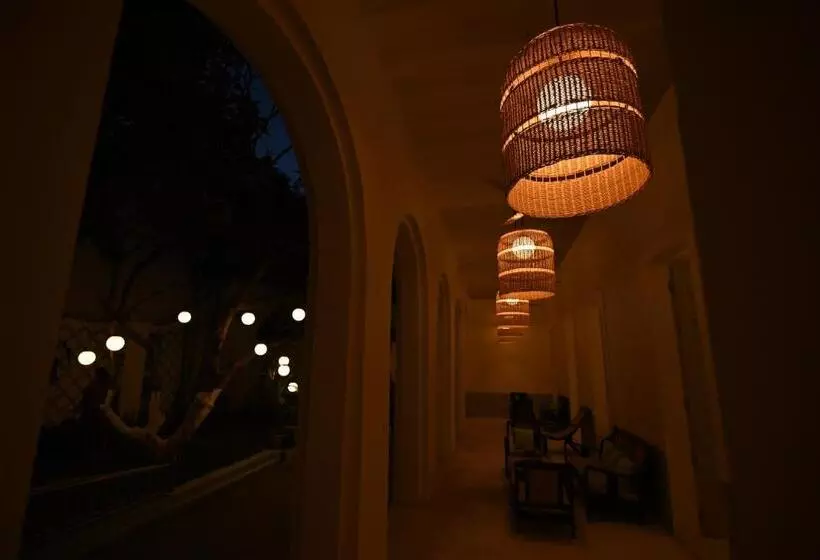 تختخواب و صبحانه La Cedille  French Heritage House