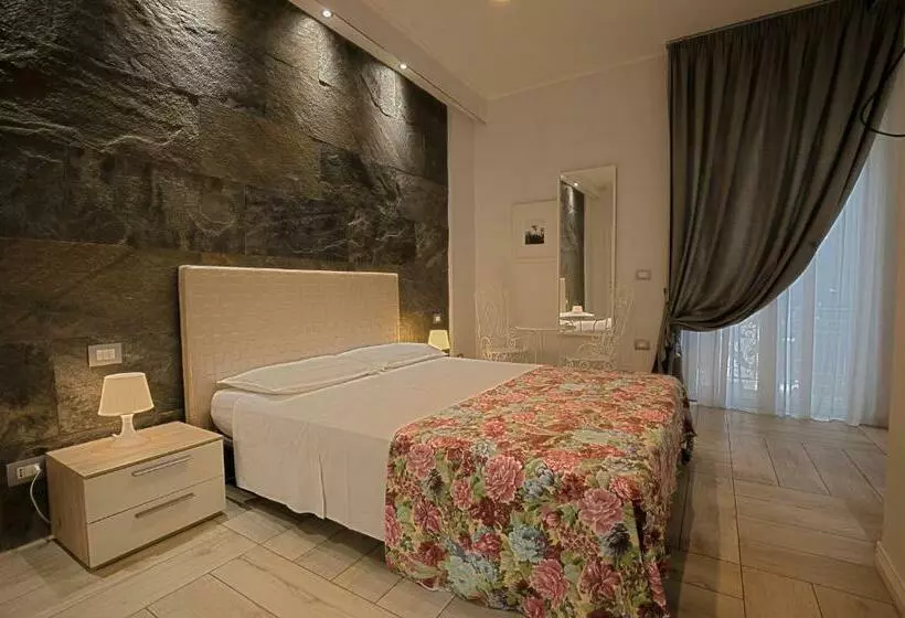 پانسیون Al Teatro Suites