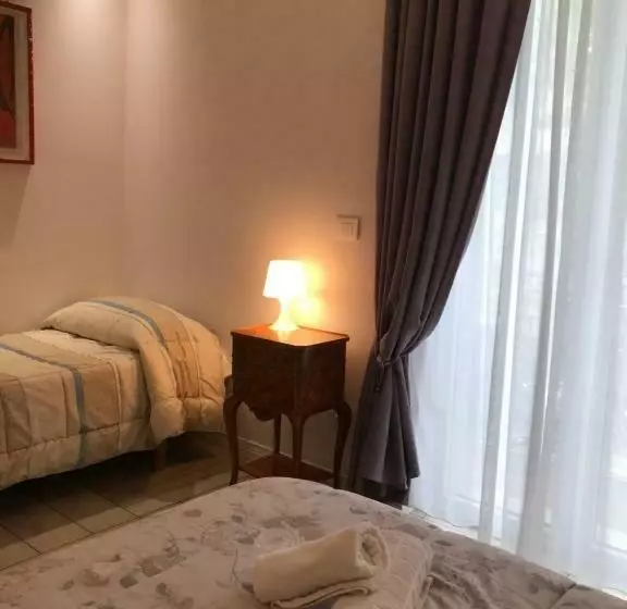پانسیون Al Teatro Suites